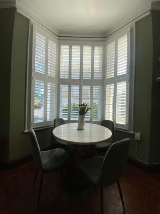 2 Double Bedroom Charming Chelsea Apartment Londen Buitenkant foto